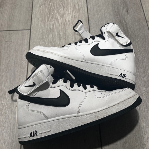 AFI MID WHITE & BLACK - Picture 2 of 9